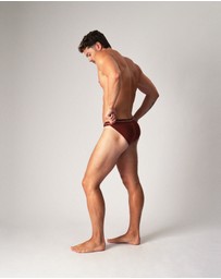 TEAMM8 - Icon Sports Brief