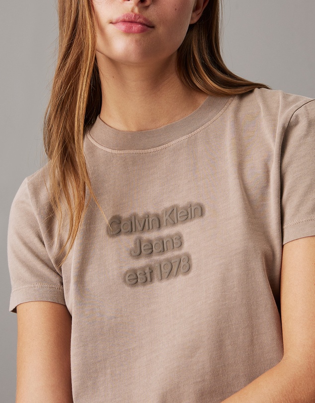 Calvin Klein Jeans - Slim Washed Logo Baby Tee