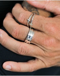 Kuzzoi - ICONIC EXCLUSIVE - Cross Band Ring in 925 Sterling Silver