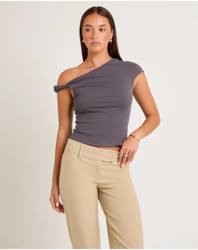 Alice In The Eve - Leah Twist Top