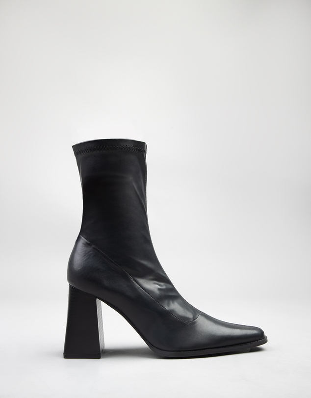 RAID - Whisper Block heeled ankle boots in black