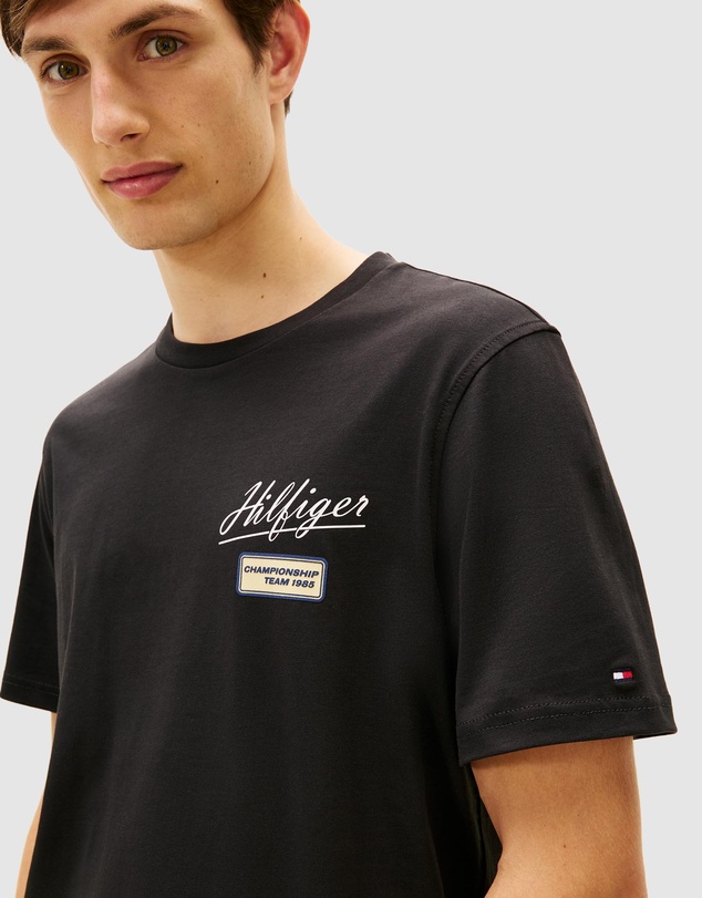 Tommy Hilfiger - Textured Logo Crew Neck T-Shirt
