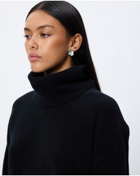 Lindsay Nicholas New York - Varsity Sweater (W Snood)