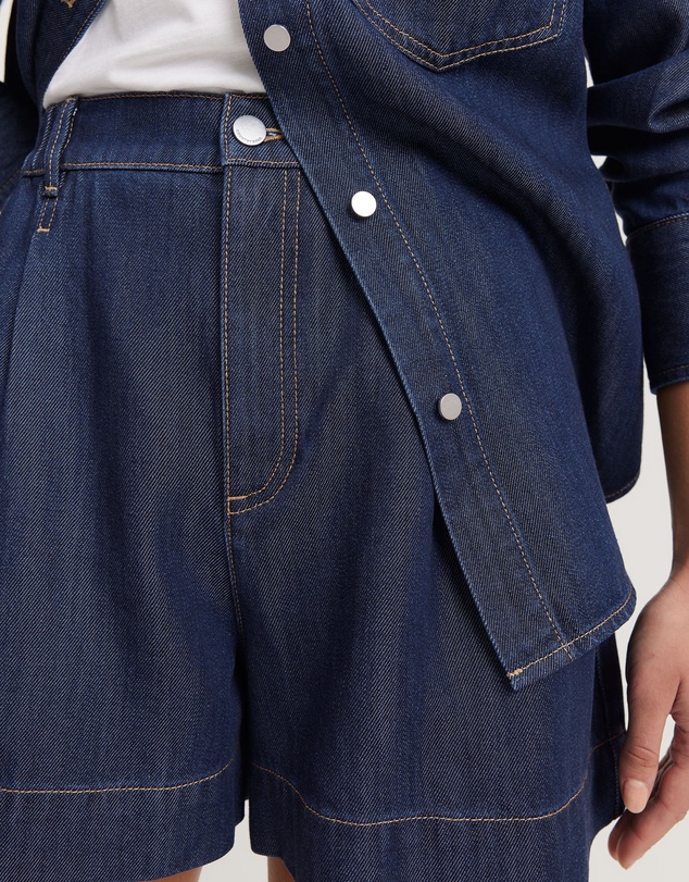Country Road - Tuck Detail Short