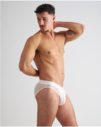 TEAMM8 - Casanova Brief