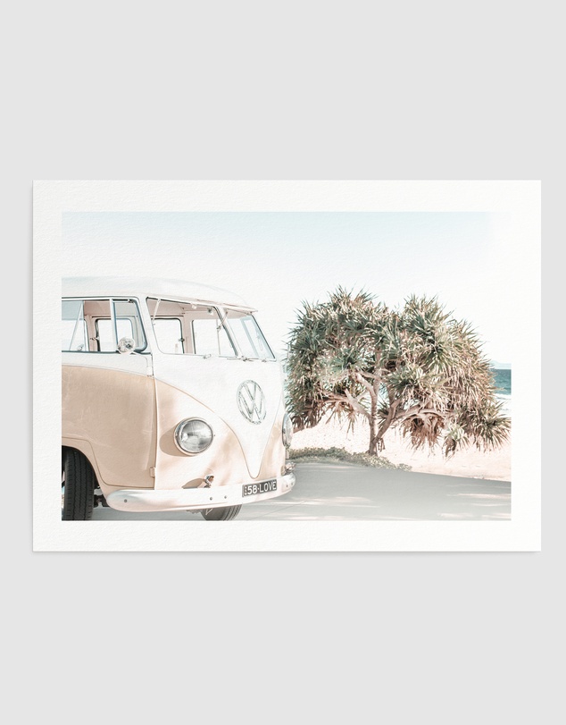 Olive et Oriel - Wategos Kombi Art Print
