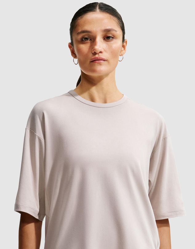 Nike - 24.7 ImpossiblySoft Light Dri-FIT SS T-Shirt