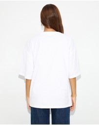Dazie - Dolce Vita Oversized Graphic Tee