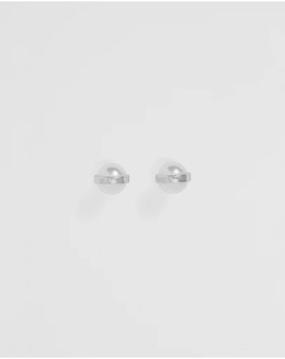 Country Road - Pearl Stud Earring