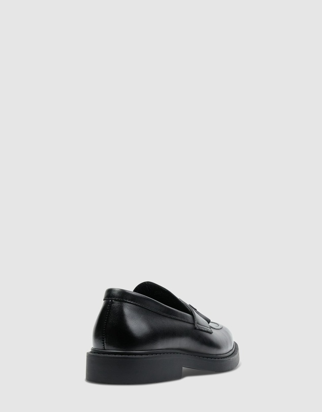 yd. - Chester Tassel Loafer
