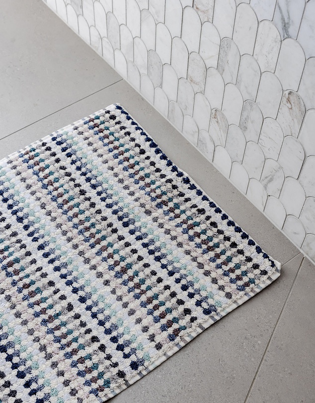 Miss April - Pompom Bath Mat