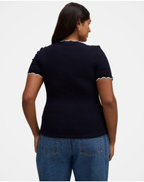 Forever New Curve - Rebecca Curve Scallop Trim T-shirt