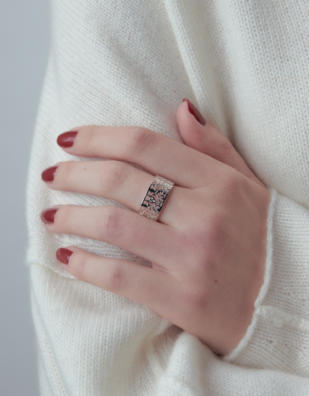 Karen Walker - 9mm Filigree Band