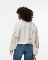 Vero Moda - Anya Embroidered Top