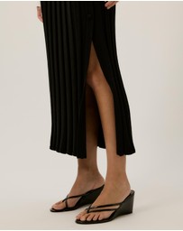 Tussah - Aurora Ribbed Knit Button Detail Midi Skirt