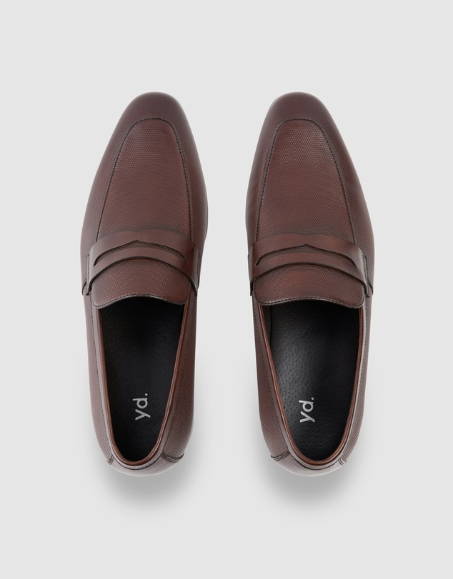 yd. - Beau Textured Loafer