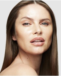 MAC - Strobe Dewy Skin Tint