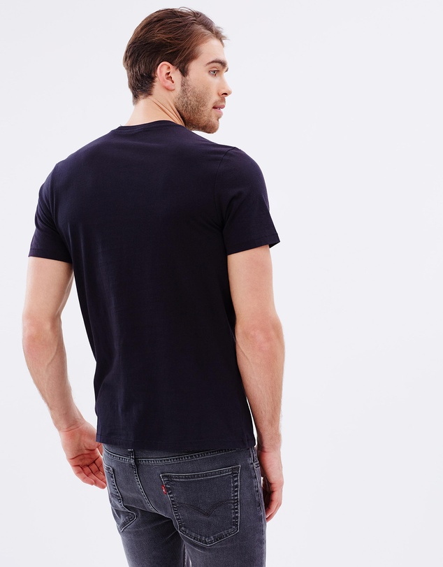 Levi's - Graphic Set In Neck