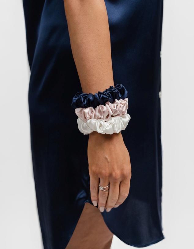 SILK MAGNOLIA - Pure Silk Scrunchie