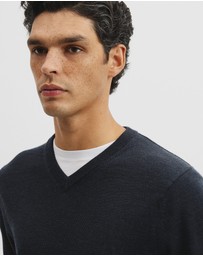 Country Road - Merino Wool V-neck Knit