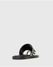 Betts - Dolphin Leather Thong Sandals