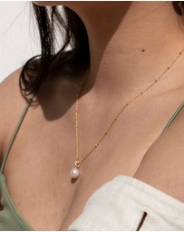 Dower & Hall - Women's Timeless Adjustable 10mm Oval White Freshwater Pearl Pendant In Gold Vermeil
