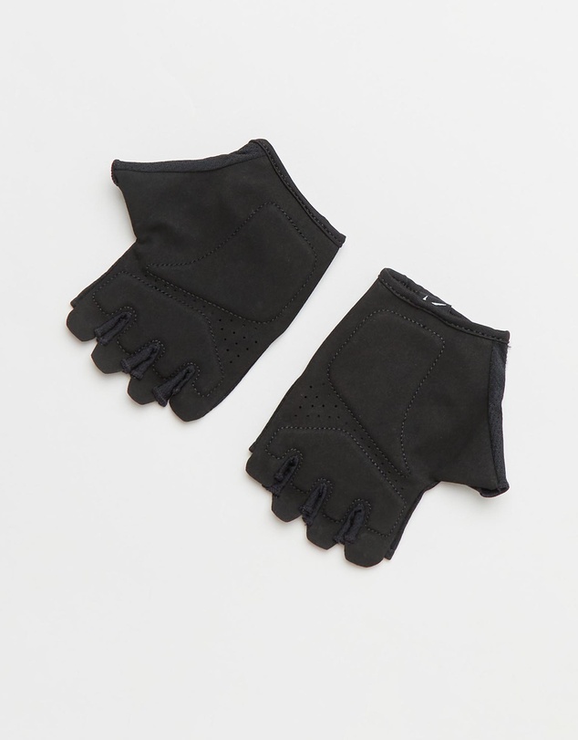 Nike - Gym Essential FG Gloves