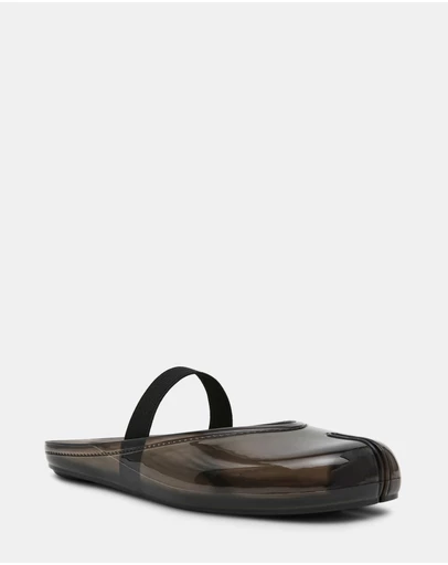 Steve Madden - Cova Black Flats