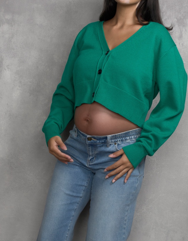 Soon Maternity - V-Neck Cropped Cardigan