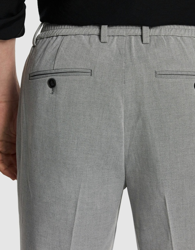 yd. - Motion Slim Cropped Chino
