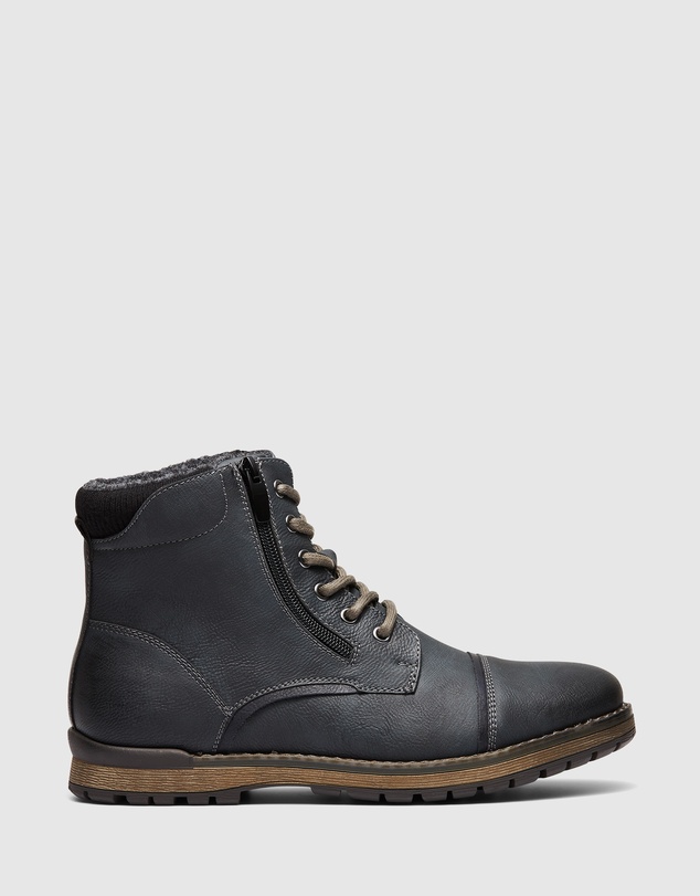 Uncut - Marlboro Boots