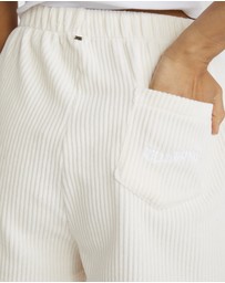 Billabong - Womens Good Day 2 Elastic Waist Shorts