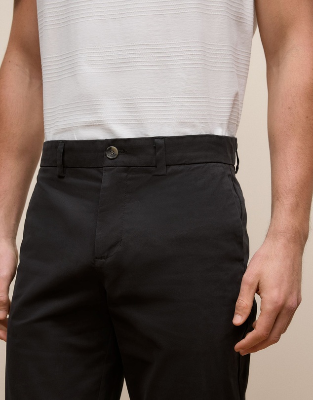 Trenery - Regular Fit Chino in Black
