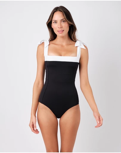 UNE PIECE - Textured Classic Square Neck One Piece Swimsuit