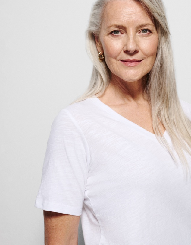 Commonry - Rue V Neck Tee