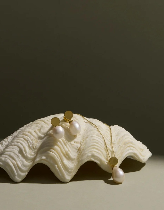 Najo - Ocean Drift Yellow Gold & Pearl Earring