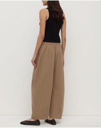 Assembly Label - Lola Barrel Pants