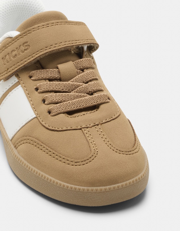 Kicks - Kennedy