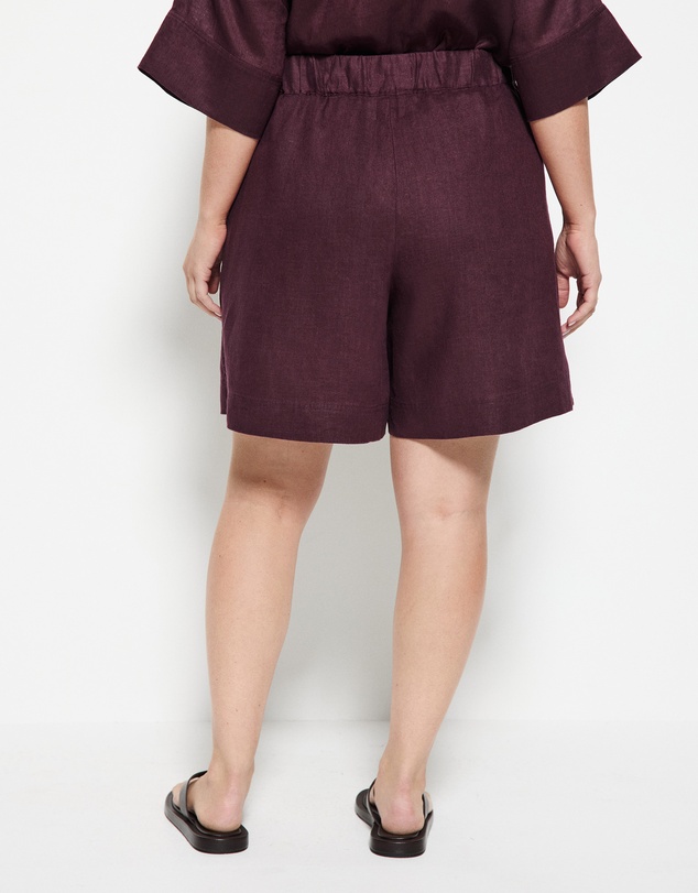 Commonry - Lucie Short