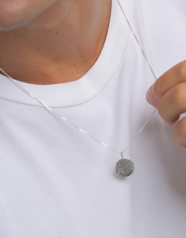 Kuzzoi - ICONIC EXCLUSIVE - Coin Pendant Necklace in 925 Sterling Silver