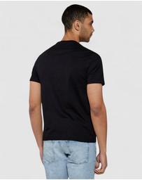 GUESS Jeans - GUESS JEANS Short Sleeve Crew Neck 1981 T-Shirt