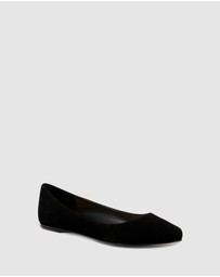 Nine West - Speakup