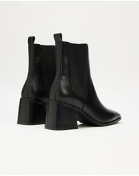 Atmos&Here - Quinn Leather Ankle Boots
