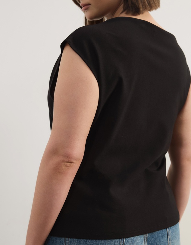 Atmos&Here Curvy - Amaris High Neckline Top