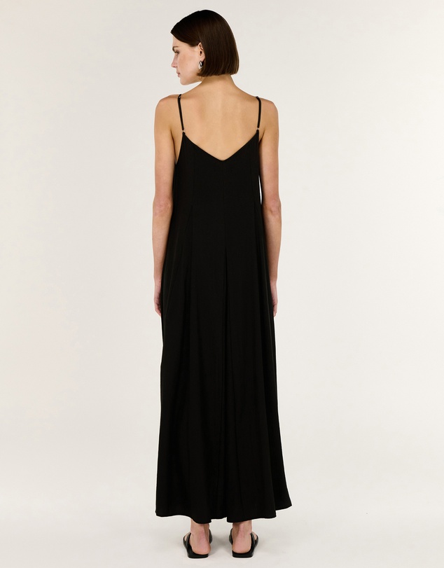 Staple the Label - Seren V Neck Maxi Dress