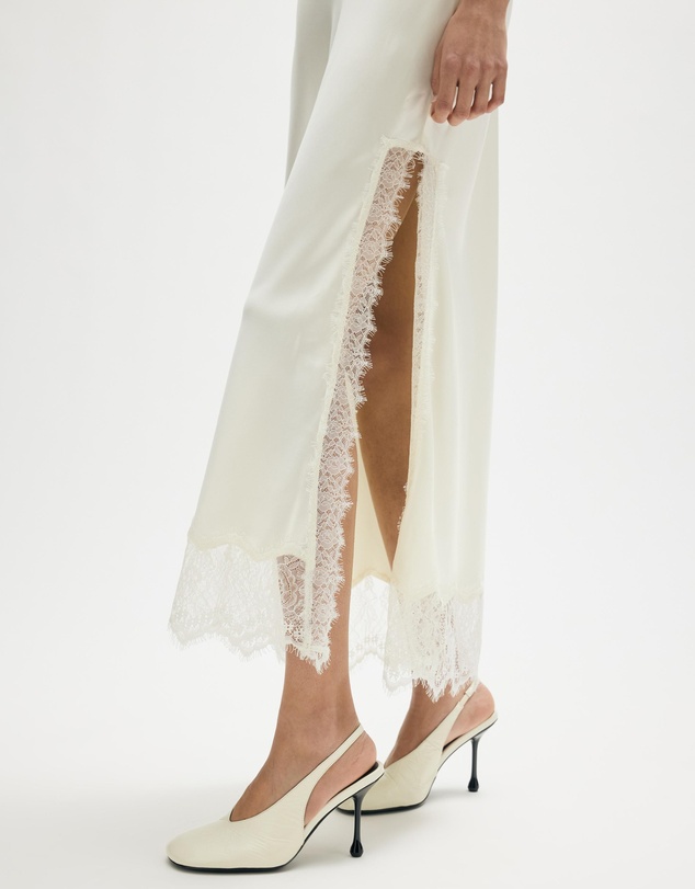 Minima Esenciales - Aisla Lace Midi Dress