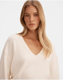 Forever New - Eloise V Neck Jumper