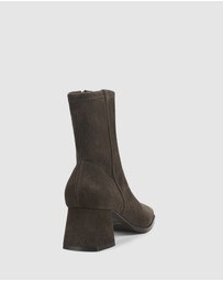 Siren - Noelle Block Heel Ankle Boots