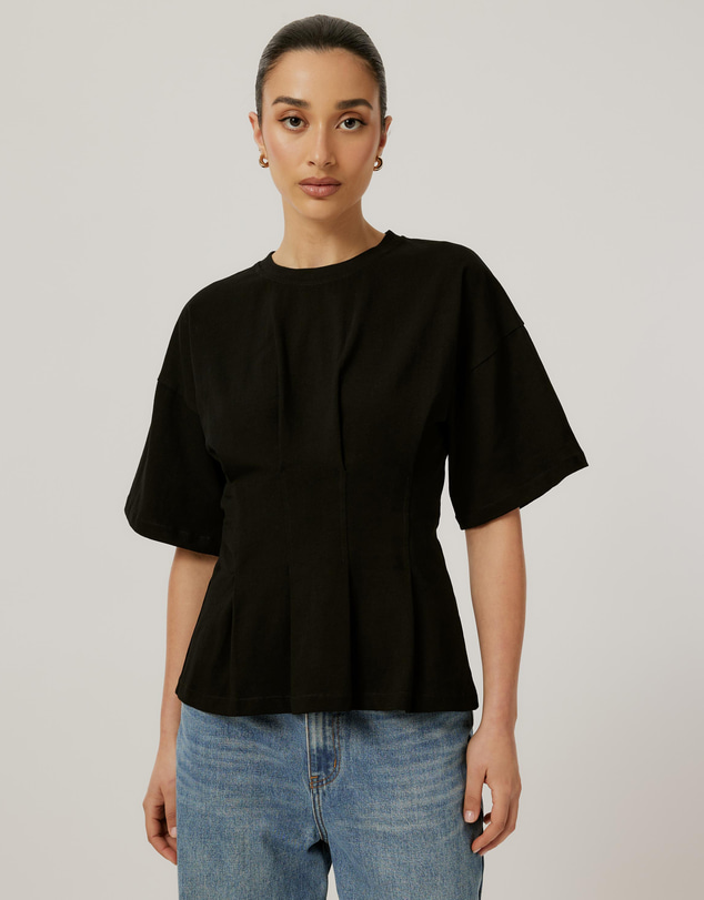 Calli - Tucked T-Shirt