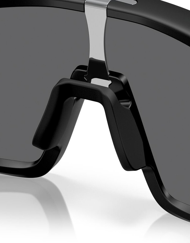 Oakley - RSLV